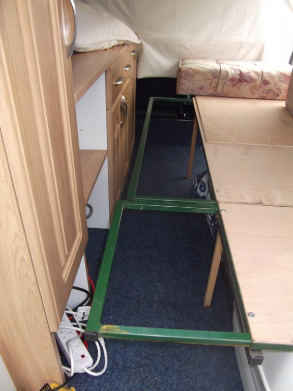 slideout section to have either a single bed