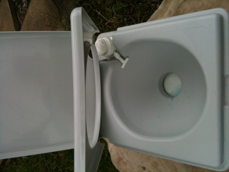Portable loo flush separate waste compartment, excellent cond £40