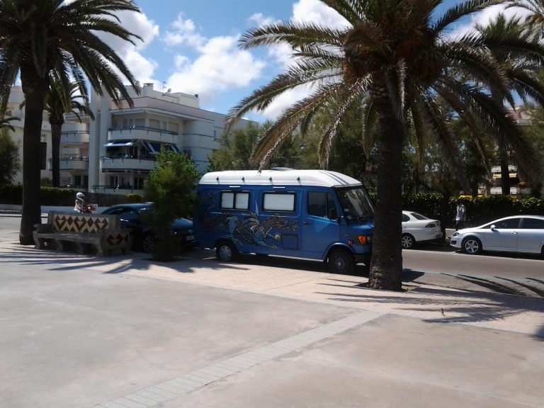 Free weekend parking in Barcelona