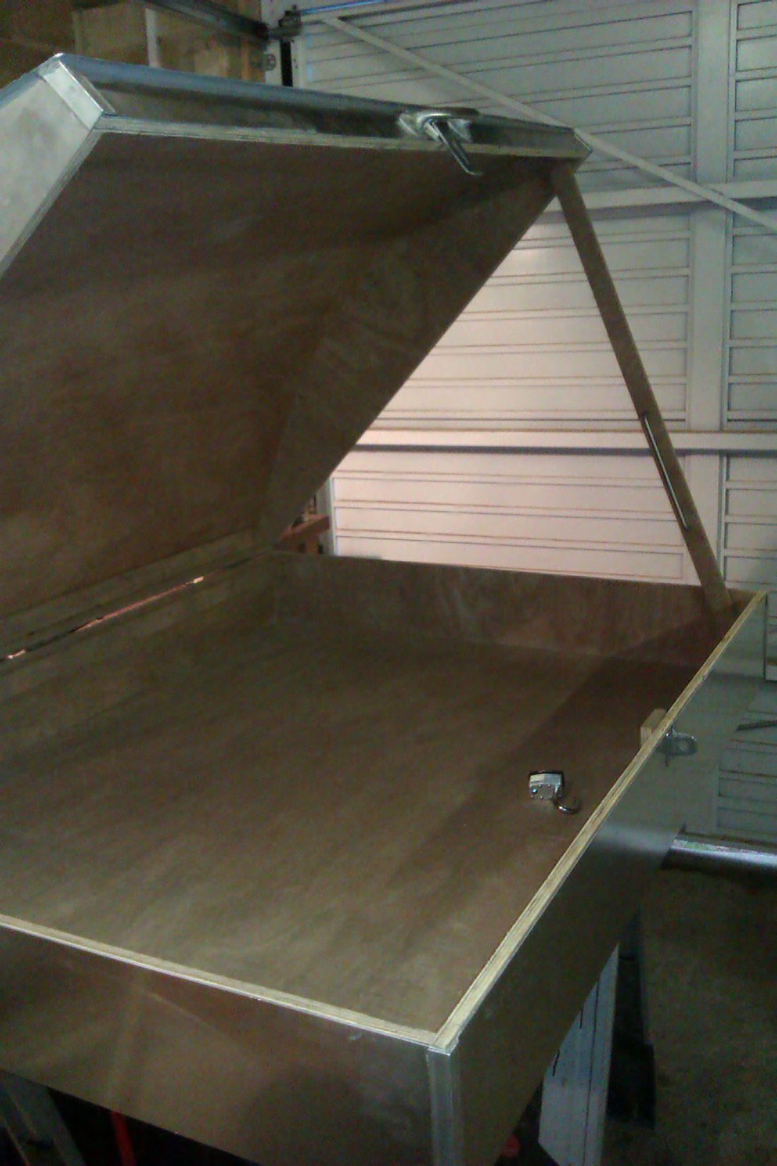 Topbox4.jpg